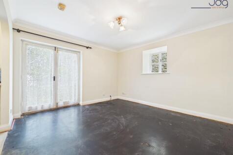 Open Plan Living with access to the garden