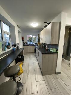 6 Bed Property
