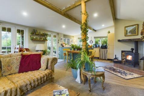 Lounge/Kitchen
