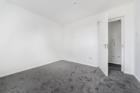 Oakhill Court, Bells Hill, Barnet photo 4