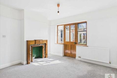 Cowley Road, Felixstowe photo 3