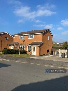 2-bed semi-detached on Bollin Drive, Congleton, CW12, £1,100/mo