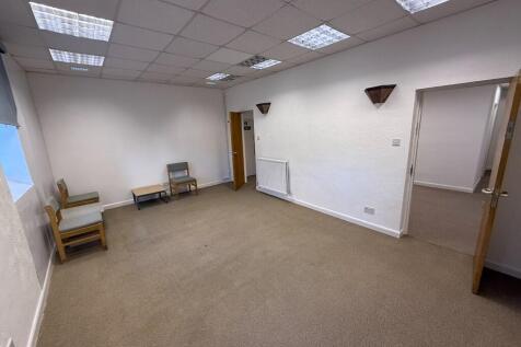 Office to rent Image 4