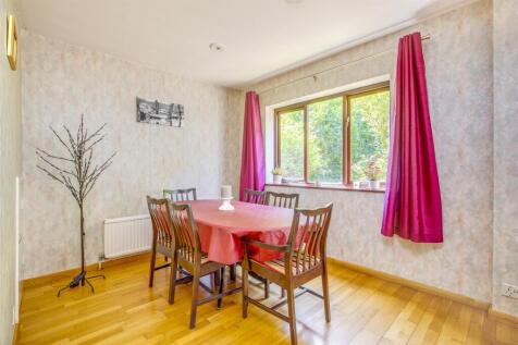 39 Eastern Dene, HP15 7BS-6.jpg