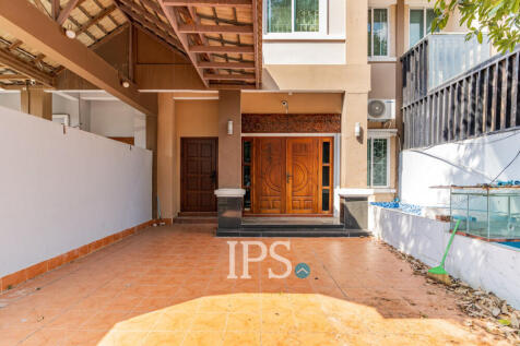 4 Bedroom Twin Villa For Sale - Bassac Garden City, Tonle Bassac, Phnom Penh