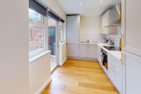 Double En-Suite Room, Kelvin Gardens, Dunston photo 5