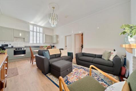 Kitchen/Living Room/Dining Room (2)