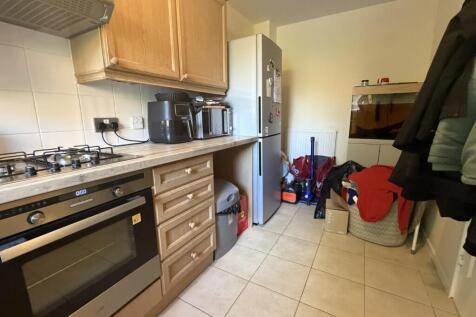 Denston Close, Northampton, Northamptonshire, NN4 photo 5