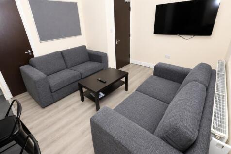 6-bed terraced on Connaught Road, Liverpool, £520/mo