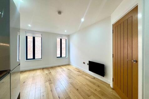 Living room pic 1.jpeg