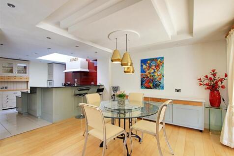 Kitchen Diner (1).JPG