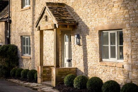 3 - Long Cottage - GL54 4AF - Web.jpg