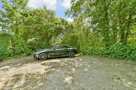 Driveway/Parking