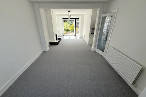 through reception aspect to rear