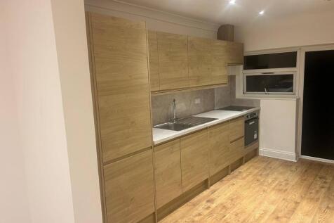 2 bed flat to rent Hamilton Road, London NW11