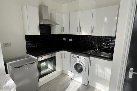 4 bed flat to rent Marlborough Road, Cardiff CF23