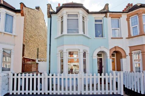 1-bed flat on Knotts Green Road, Leyton, £1,750/mo