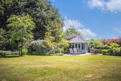 Heritage House Summer House Area