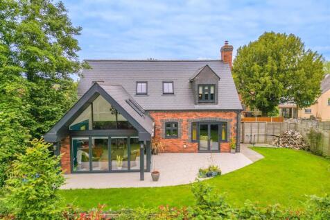 Oswald Hall Cottage - External Image-4.jpg