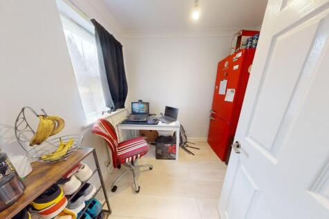 Hopkins Court, Hollow Way, Oxford, Oxfordshire photo 4