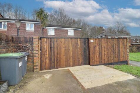 Rear Aspect/Parking
