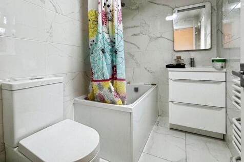 Saffron Close, Earley, Reading, RG6 photo 3