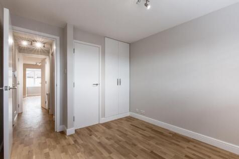 4 Conifer Way Sudbury Avenue photo 3