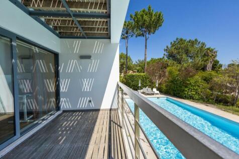 Magnificent 5-Suite Villa in Tróia, with Pool