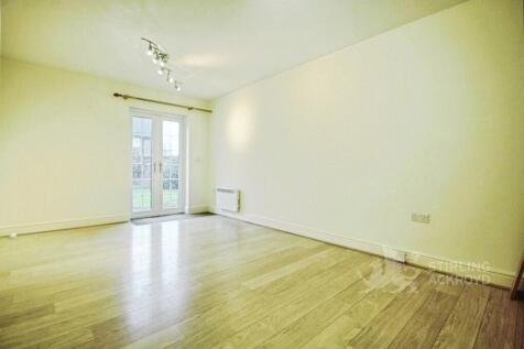 Camphill Road, West Byfleet, Surrey, KT14 photo 2