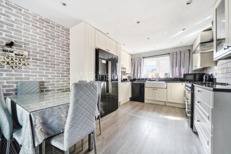 f03cffdf-7004-452...