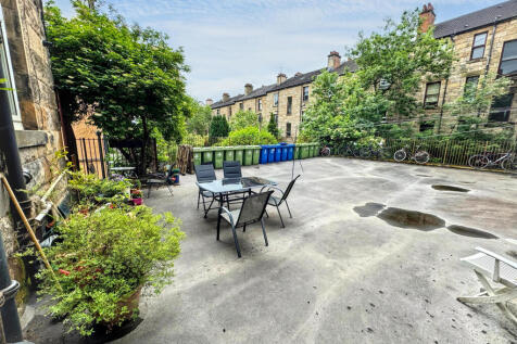 Rear court