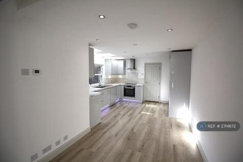 Bridge Road, Uxbridge, UB8 photo 3