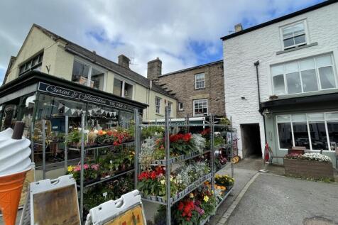 Retail Property (out of town) for sale Image 3
