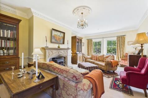 CAM04201G0-PR0078-STILL070