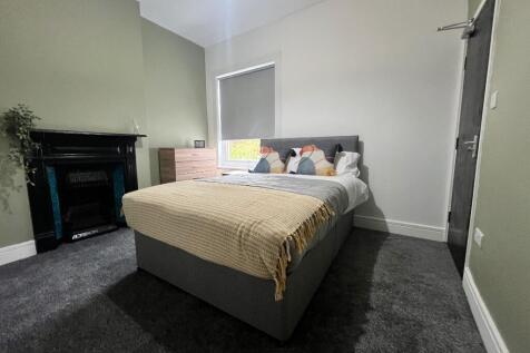 Manor Court Road, Nuneaton, Warwickshire, CV11 photo 3