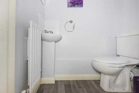 Bramleys Estate Agents - High Bank Close - Elland 