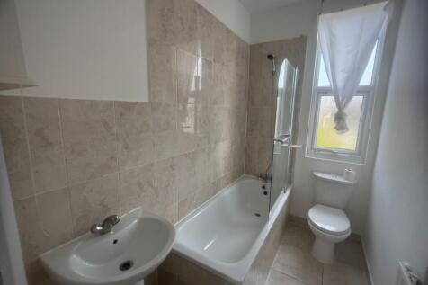 Broomhill Road,Ilford,IG3 photo 3