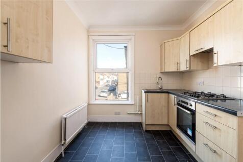 Chalkwell Road, Sittingbourne, Kent, ME10 photo 3