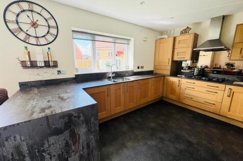 Kitchen Diner Living Area