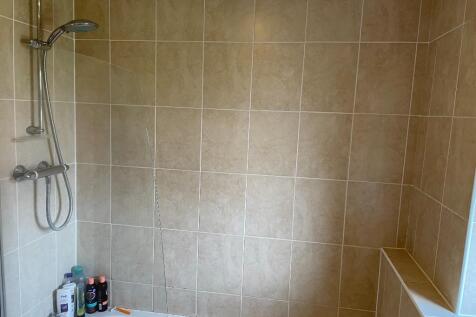 Alpine Court, Basingstoke, Hampshire, RG22 photo 3