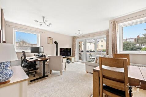 Lounge / Dining Room