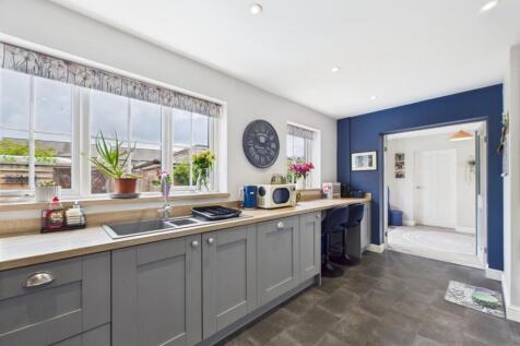 Kitchen/Breakfast Area