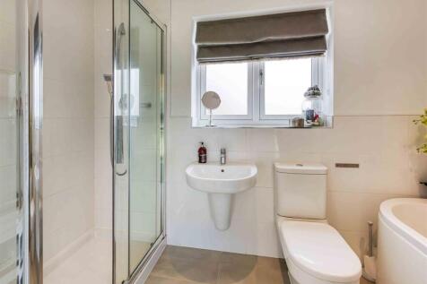 34 Post Office Road-bathroom1.jpg