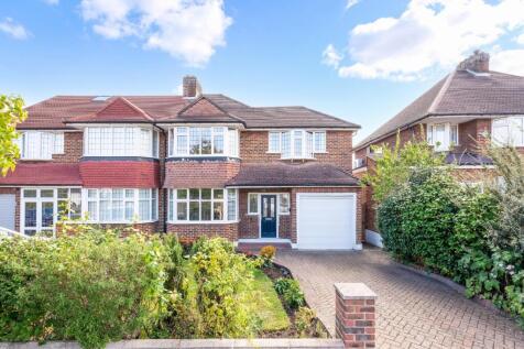 STONELEIGH CRESCENT  (20).jpg