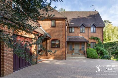 Front of house with drive