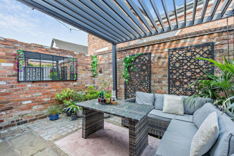 Rear Courtyard Garden