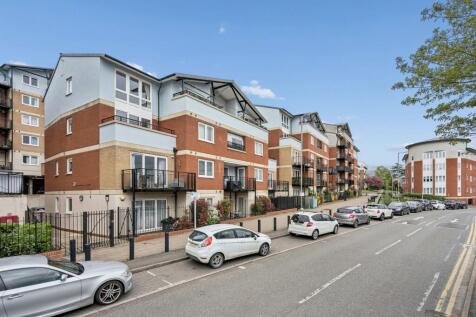 Ext - Penn Place (3)