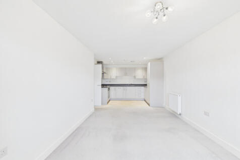 Elm Drive, Woodley photo 4