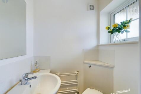 CAM03218G0-PR0473-STILL010