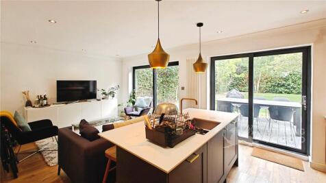 Applegarth Avenue, Guildford, Surrey, GU2 photo 5